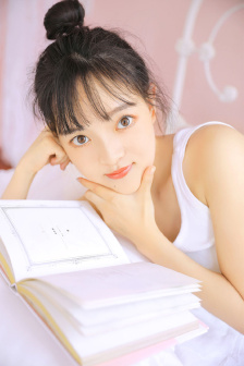 顾客做美甲被店家直播1小时